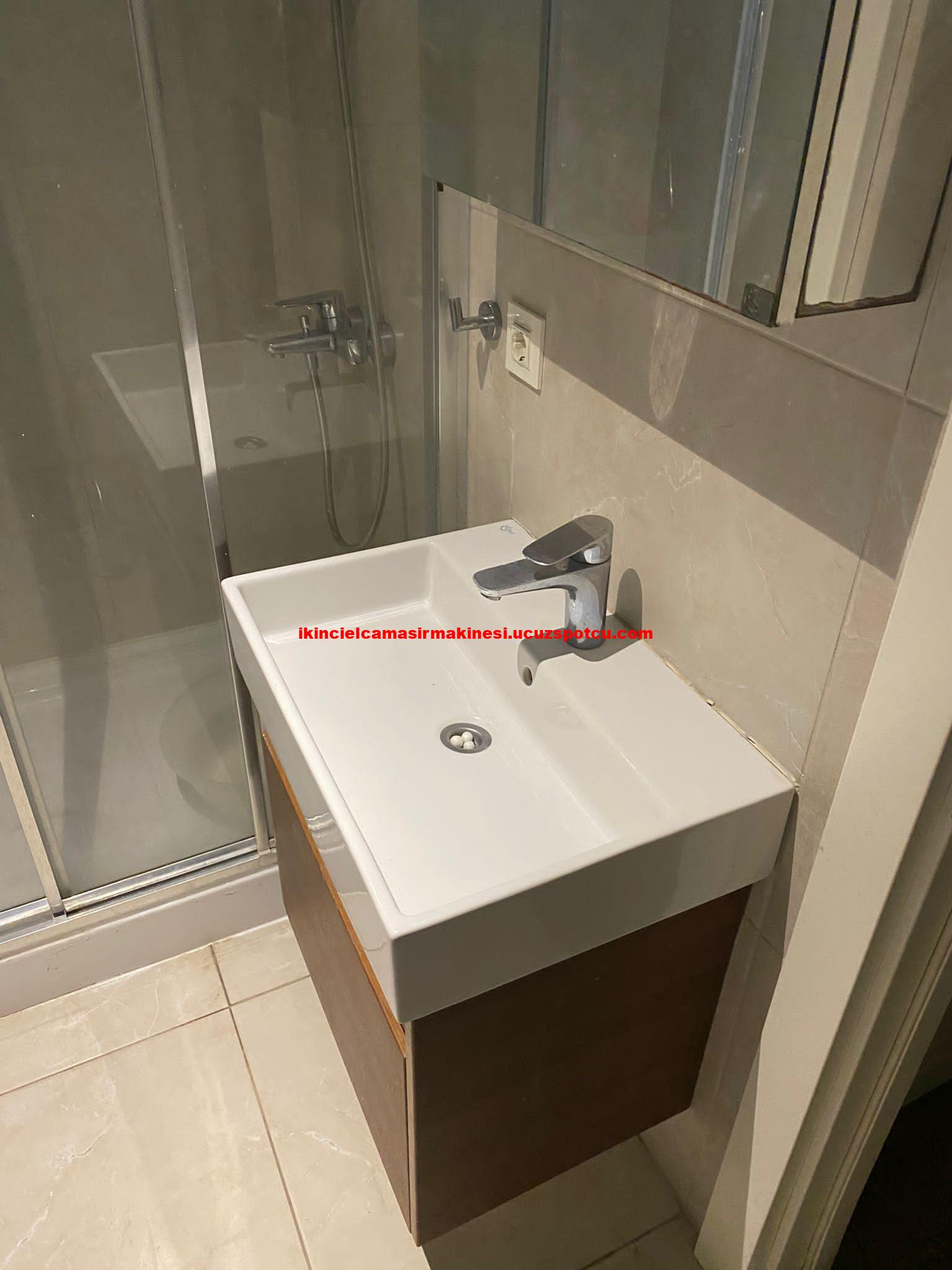 İKİNCİ EL ÇIKMA AYAKLI LAVABO BATARYALI