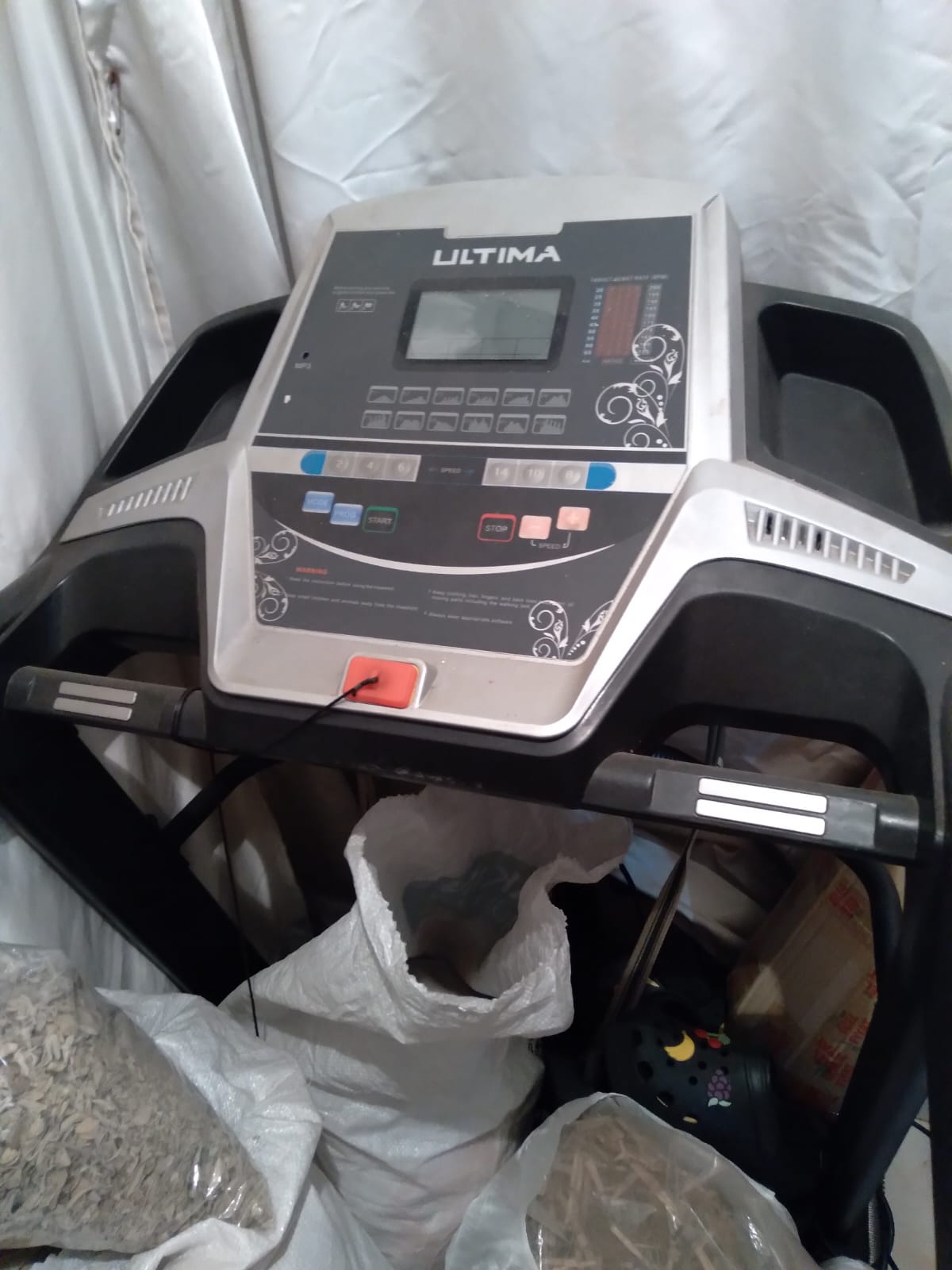 Defolu outlet koşu bandı (En ucuz spot koşu bandı)